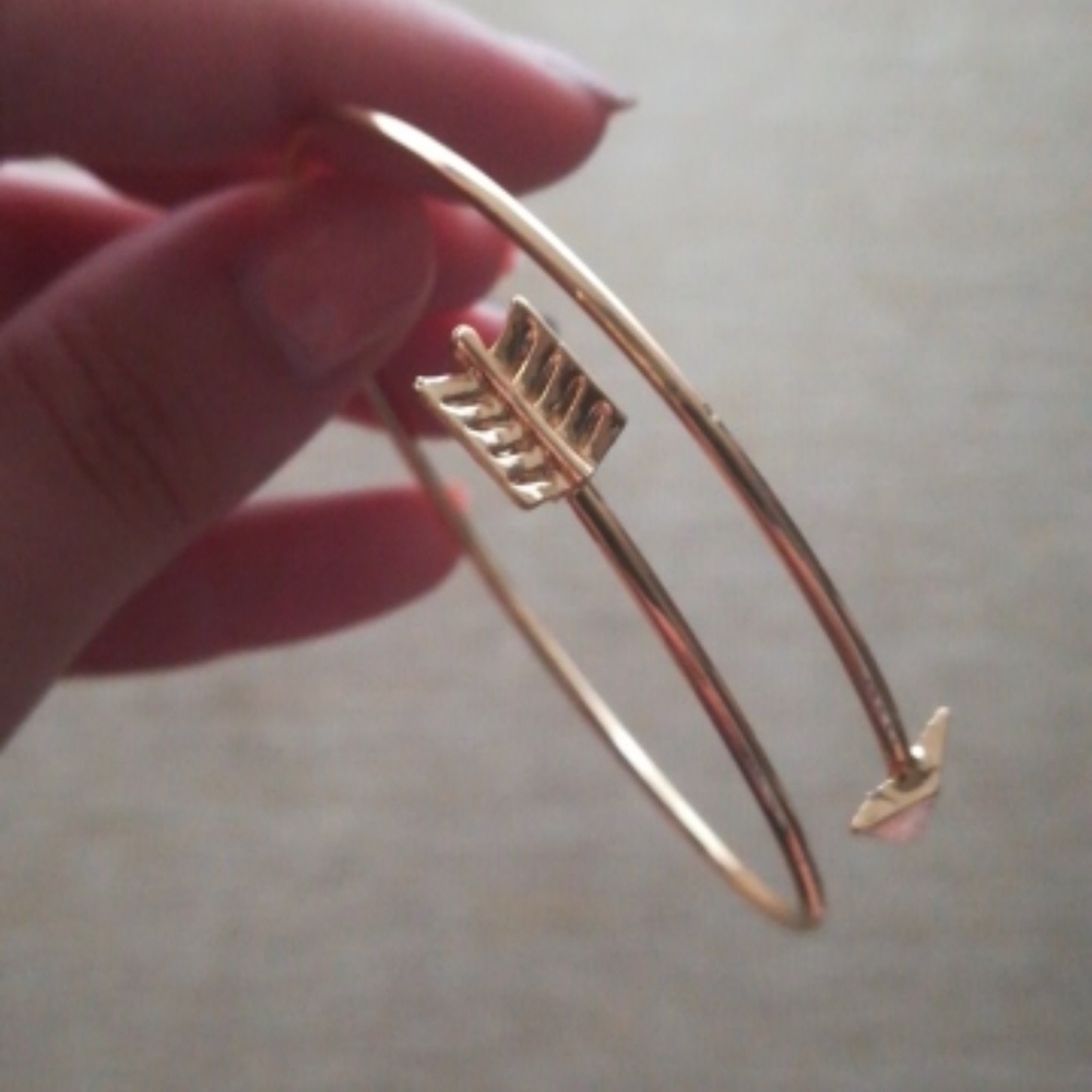 Arrow Bangle Bracelet Gold - Picture 5 of 5